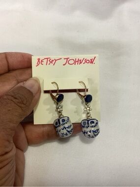 NWT Betsey Johnson Navy & White Ceramic Owl Dangle Earrings $30
